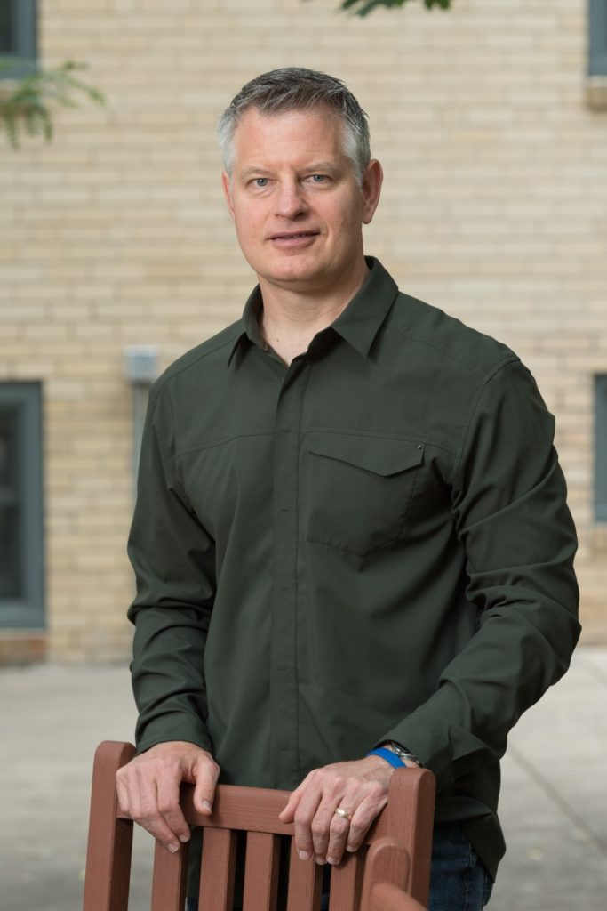 AUTHORphoto-DanBruder (1)